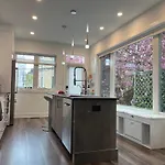 1 Mile From Downtown, Near Metro And Free Parking